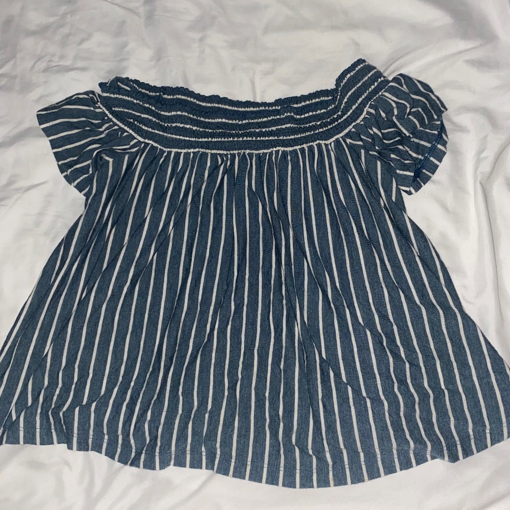 American Eagle Outfitters Off the shoulder blouse